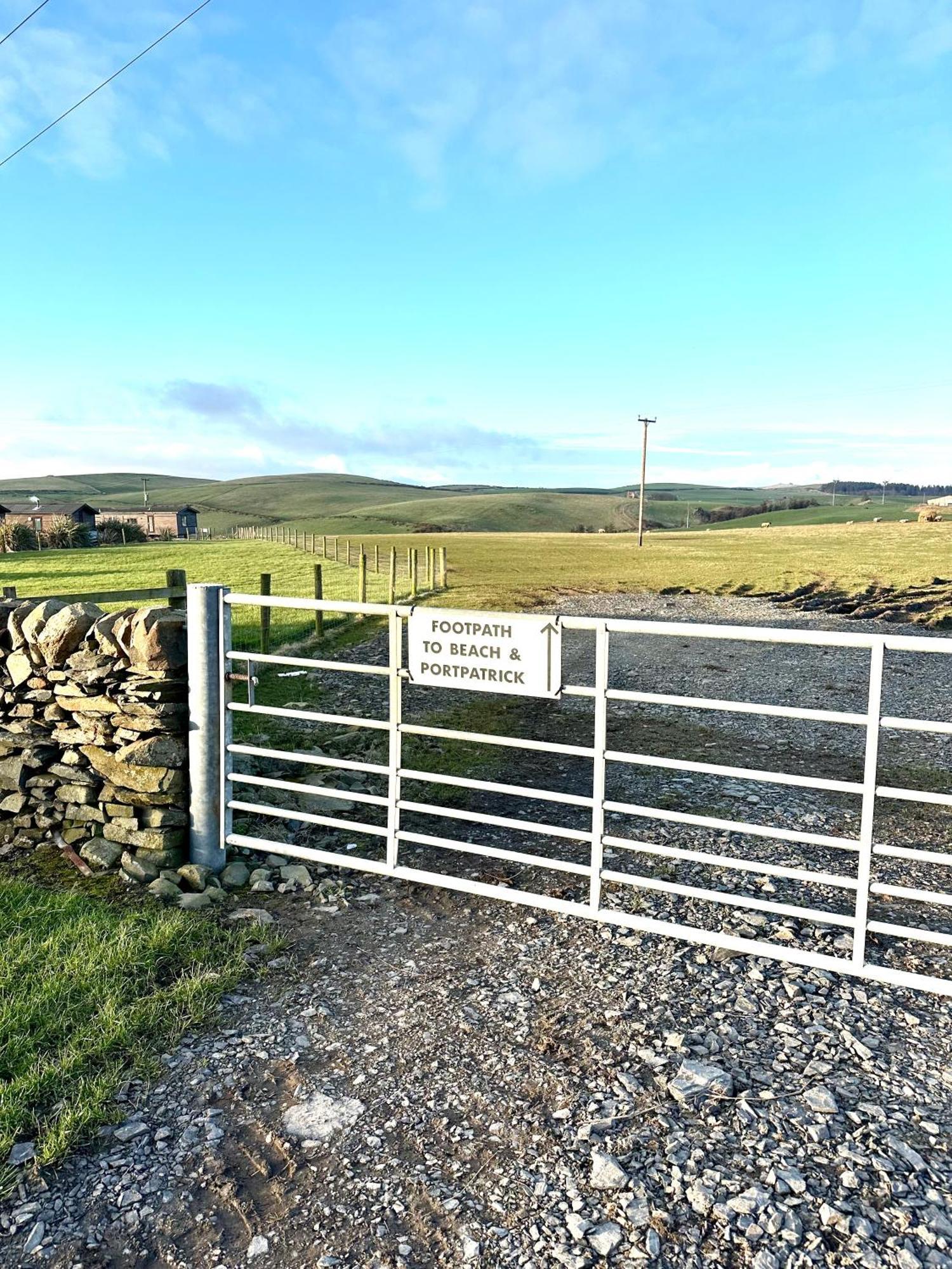 Lodge Cabin With Fabulous Views - Farm Holiday Stranraer Exterior foto