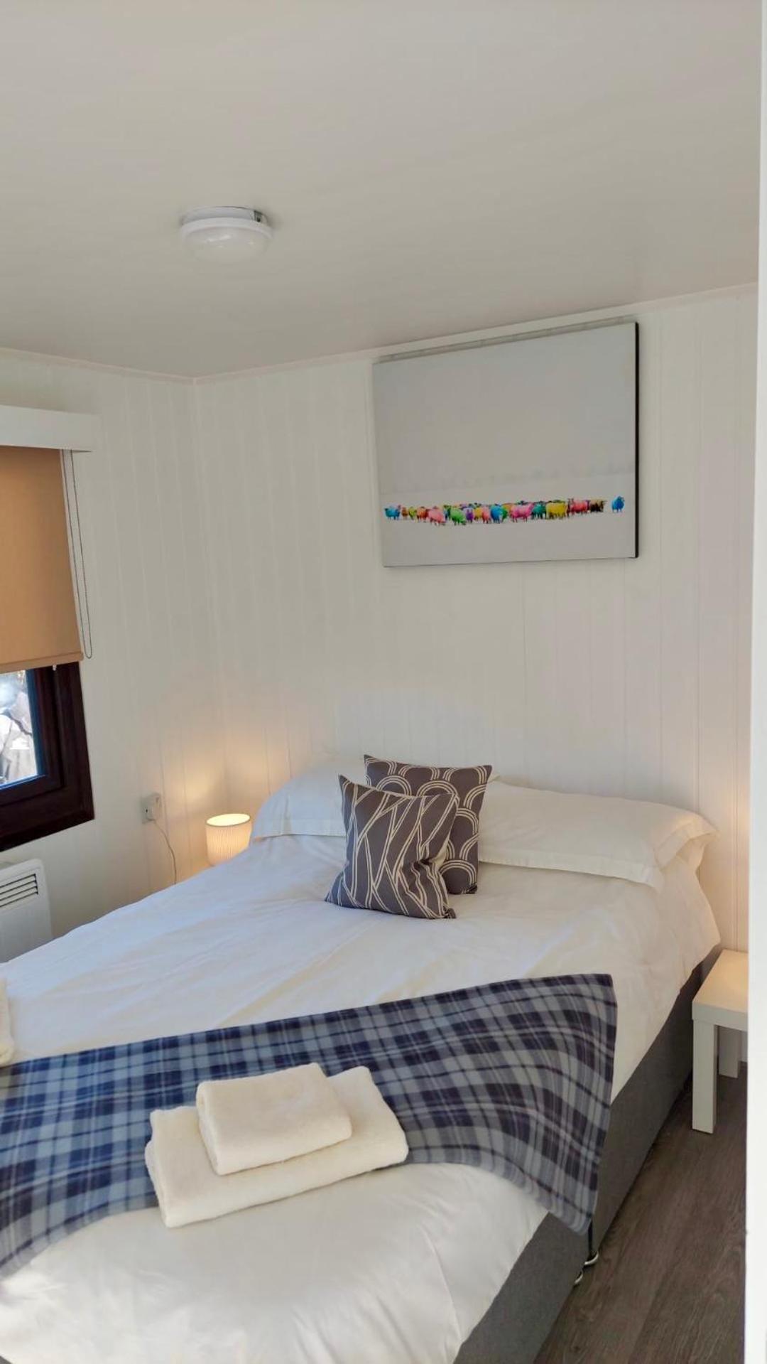 Lodge Cabin With Fabulous Views - Farm Holiday Stranraer Exterior foto